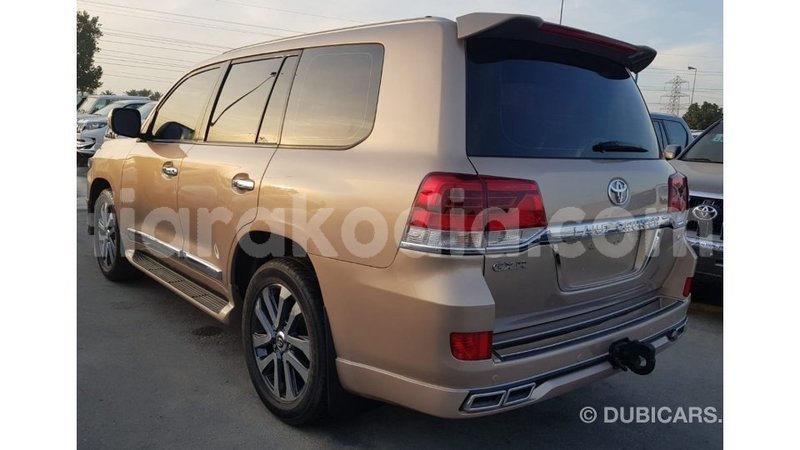 Big with watermark toyota land cruiser diana import dubai 5719