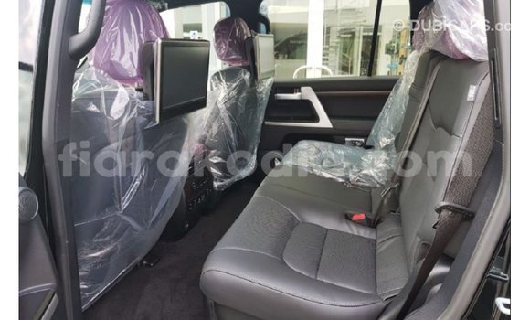Acheter Import Voiture Toyota Land Cruiser Noir à Import - Dubai, Diana Acheter Import Voiture Toyota Land Cruiser Noir à Import - Dubai, Diana