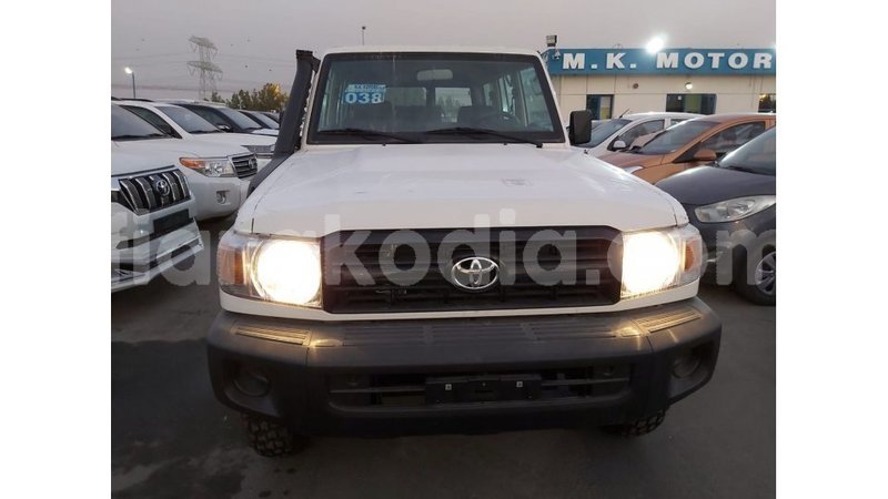 Big with watermark toyota land cruiser diana import dubai 5724