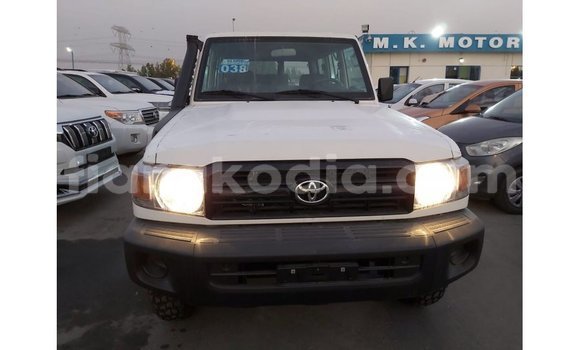 Acheter Import Voiture Toyota Land Cruiser Blanc à Import - Dubai, Diana Acheter Import Voiture Toyota Land Cruiser Blanc à Import - Dubai, Diana