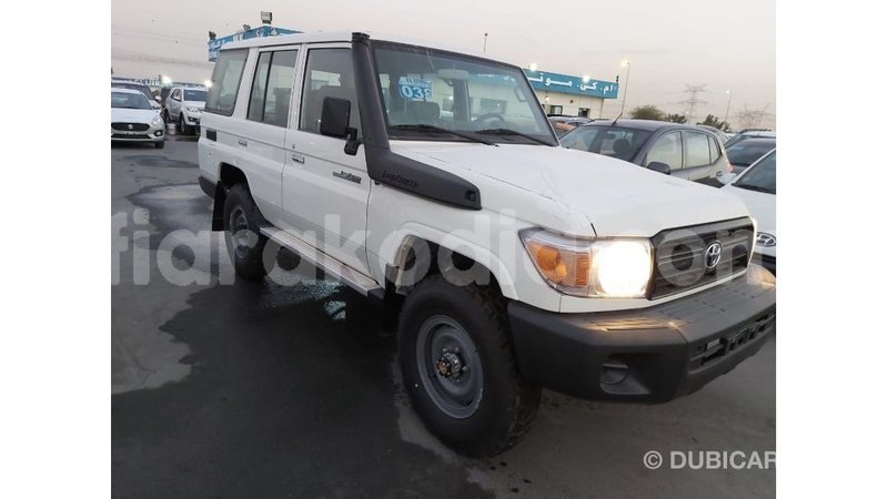 Big with watermark toyota land cruiser diana import dubai 5724