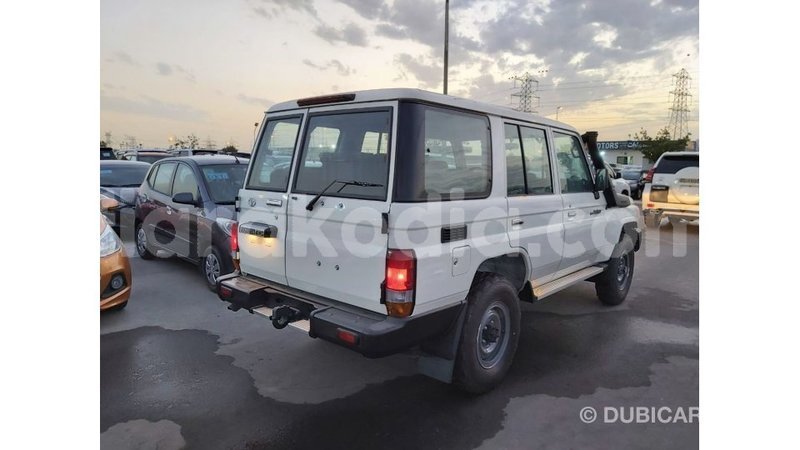 Big with watermark toyota land cruiser diana import dubai 5724