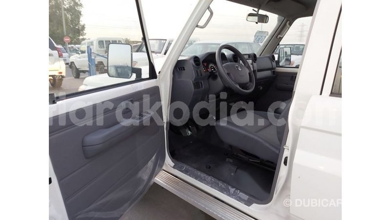 Big with watermark toyota land cruiser diana import dubai 5724