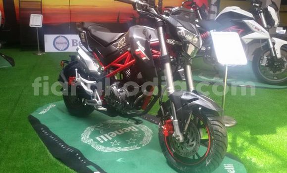 Acheter Neuf Moto Benelli TT Noir à Antananarivo au Analamanga Acheter Neuf Moto Benelli TT Noir à Antananarivo au Analamanga