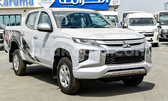 Acheter Import Voiture Mitsubishi L200 Blanc à Import - Dubai, Diana Acheter Import Voiture Mitsubishi L200 Blanc à Import - Dubai, Diana