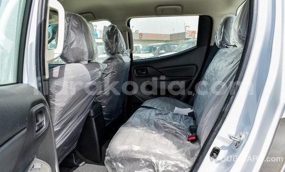 Acheter Import Voiture Mitsubishi L200 Blanc à Import - Dubai, Diana Acheter Import Voiture Mitsubishi L200 Blanc à Import - Dubai, Diana
