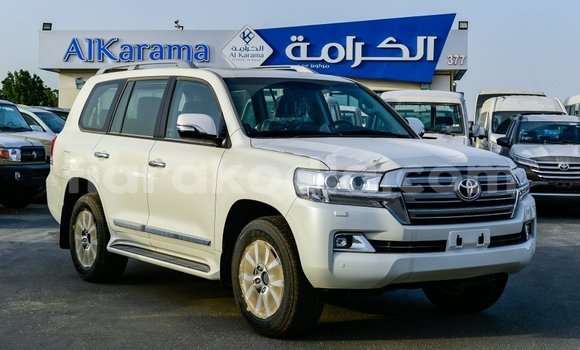 Hividy Toyota Land Cruiser fotsy Car in Import - Dubai in Diana Hividy Toyota Land Cruiser fotsy Car in Import - Dubai in Diana