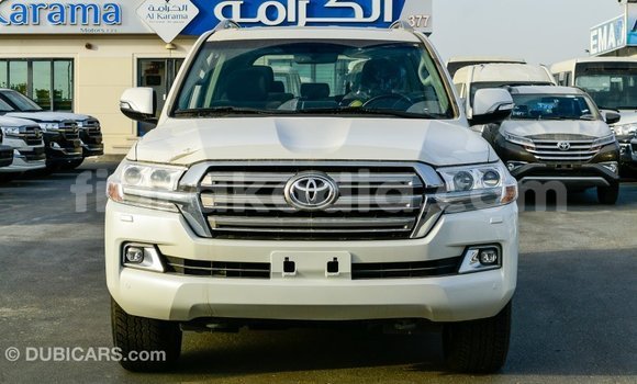 Hividy Toyota Land Cruiser fotsy Car in Import - Dubai in Diana Hividy Toyota Land Cruiser fotsy Car in Import - Dubai in Diana