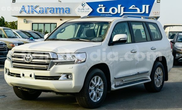 Hividy Toyota Land Cruiser fotsy Car in Import - Dubai in Diana Hividy Toyota Land Cruiser fotsy Car in Import - Dubai in Diana