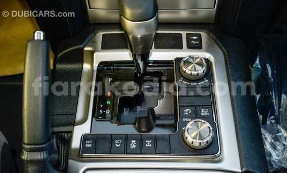 Hividy Toyota Land Cruiser fotsy Car in Import - Dubai in Diana Hividy Toyota Land Cruiser fotsy Car in Import - Dubai in Diana