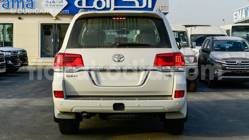 Big with watermark toyota land cruiser diana import dubai 5730