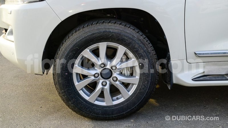 Big with watermark toyota land cruiser diana import dubai 5730