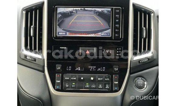 Acheter Import Voiture Toyota Land Cruiser Blanc à Import - Dubai, Diana Acheter Import Voiture Toyota Land Cruiser Blanc à Import - Dubai, Diana