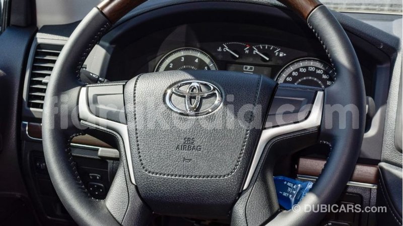 Big with watermark toyota land cruiser diana import dubai 5736