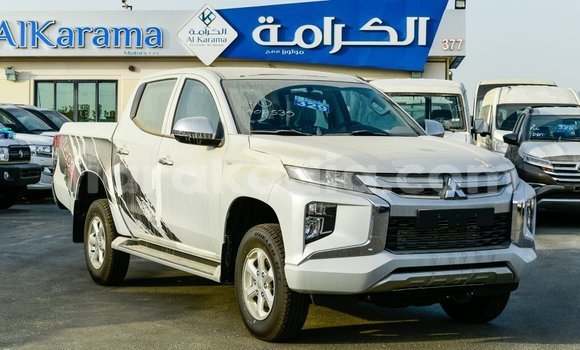 Acheter Import Voiture Mitsubishi L200 Blanc à Import - Dubai, Diana Acheter Import Voiture Mitsubishi L200 Blanc à Import - Dubai, Diana