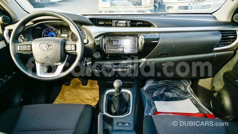 Big with watermark toyota hilux diana import dubai 5738