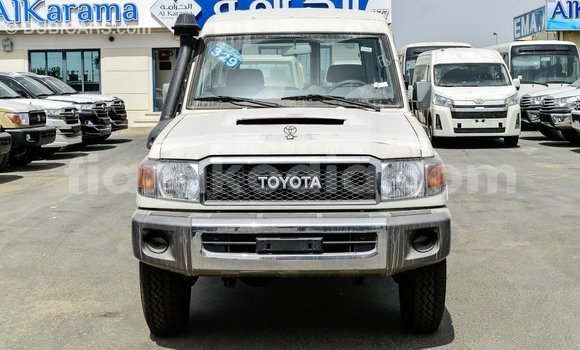Hividy Toyota Land Cruiser fotsy Car in Import - Dubai in Diana Hividy Toyota Land Cruiser fotsy Car in Import - Dubai in Diana