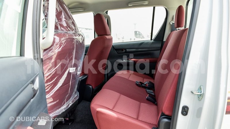 Big with watermark toyota hilux diana import dubai 5748