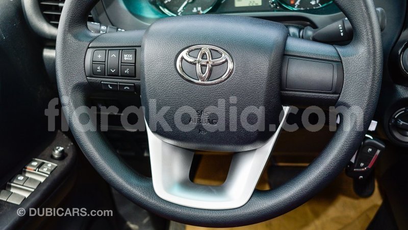 Big with watermark toyota hilux diana import dubai 5748