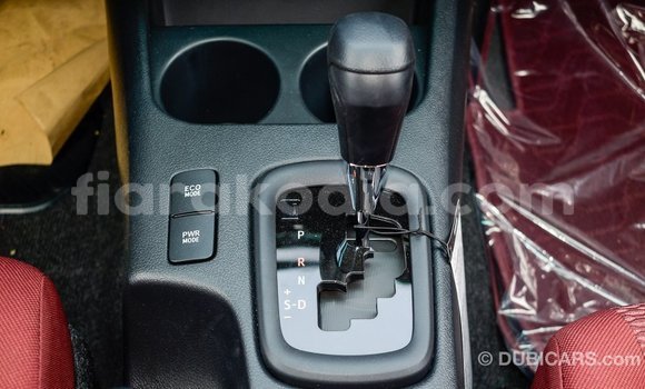 Acheter Import Voiture Toyota Hilux Blanc à Import - Dubai, Diana Acheter Import Voiture Toyota Hilux Blanc à Import - Dubai, Diana