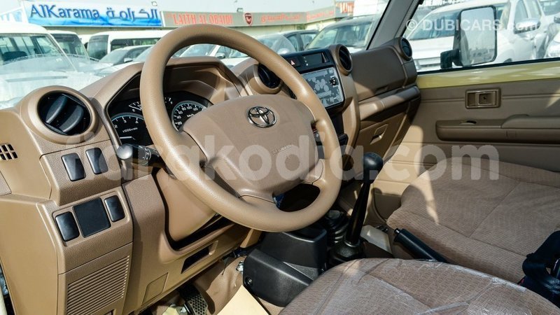 Big with watermark toyota land cruiser diana import dubai 5749