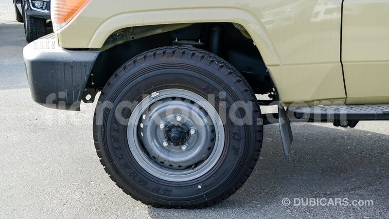 Big with watermark toyota land cruiser diana import dubai 5749