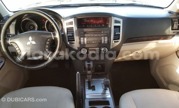 Acheter Import Voiture Mitsubishi Pajero Noir à Import - Dubai, Diana Acheter Import Voiture Mitsubishi Pajero Noir à Import - Dubai, Diana