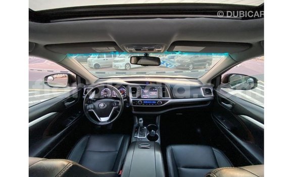 Acheter Import Voiture Toyota Highlander Noir à Import - Dubai, Diana Acheter Import Voiture Toyota Highlander Noir à Import - Dubai, Diana