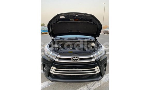Acheter Import Voiture Toyota Highlander Noir à Import - Dubai, Diana Acheter Import Voiture Toyota Highlander Noir à Import - Dubai, Diana