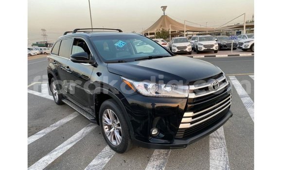 Acheter Import Voiture Toyota Highlander Noir à Import - Dubai, Diana Acheter Import Voiture Toyota Highlander Noir à Import - Dubai, Diana