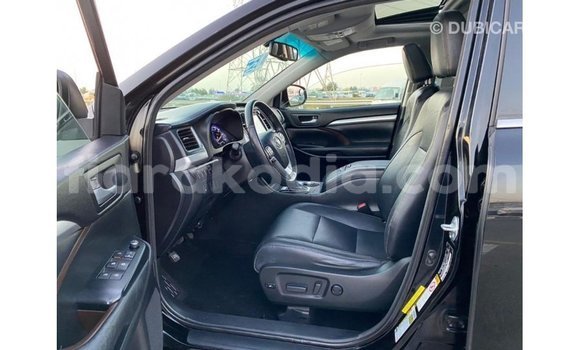 Acheter Import Voiture Toyota Highlander Noir à Import - Dubai, Diana Acheter Import Voiture Toyota Highlander Noir à Import - Dubai, Diana