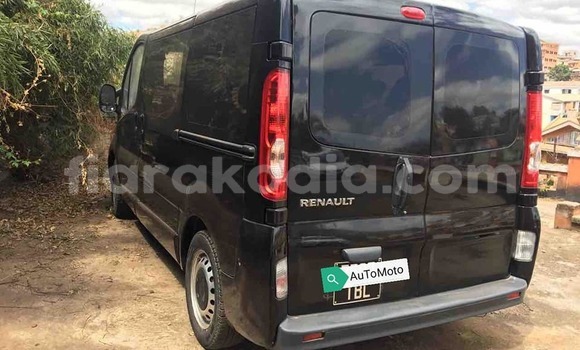 Hividy Renault Traffic Black Car in Antananarivo in Analamanga Hividy Renault Traffic Black Car in Antananarivo in Analamanga