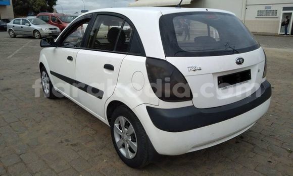Hividy Kia Rio fotsy Car in Antananarivo in Analamanga Hividy Kia Rio fotsy Car in Antananarivo in Analamanga