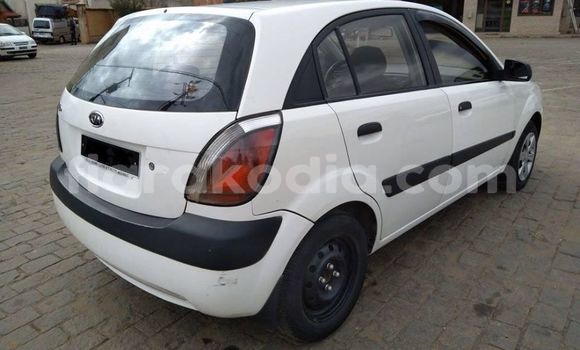 Hividy Kia Rio fotsy Car in Antananarivo in Analamanga Hividy Kia Rio fotsy Car in Antananarivo in Analamanga