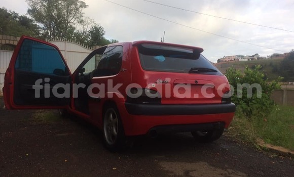 Hividy Citroen Saxo Red Car in Antananarivo in Analamanga Hividy Citroen Saxo Red Car in Antananarivo in Analamanga