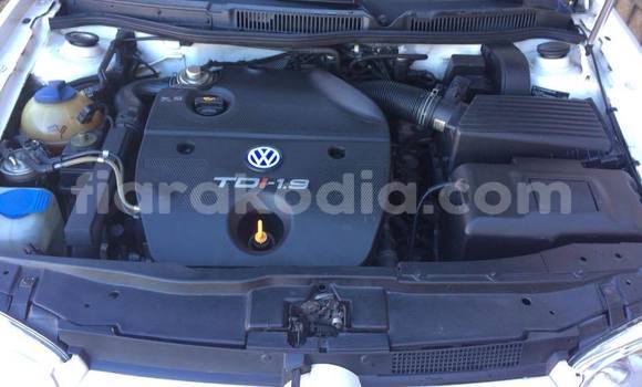 Hividy Volkswagen Golf fotsy Car in Antananarivo in Analamanga Hividy Volkswagen Golf fotsy Car in Antananarivo in Analamanga