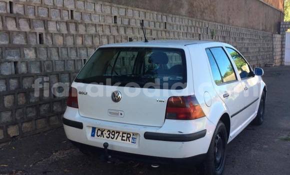 Hividy Volkswagen Golf fotsy Car in Antananarivo in Analamanga Hividy Volkswagen Golf fotsy Car in Antananarivo in Analamanga