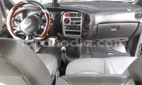 Acheter Occasion Voiture Hyundai Starex Gris à Antananarivo, Analamanga Acheter Occasion Voiture Hyundai Starex Gris à Antananarivo, Analamanga