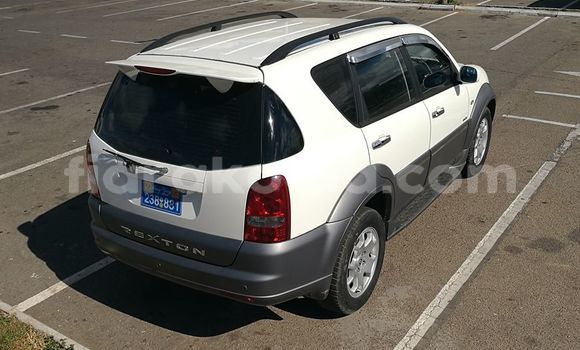 Acheter Occasion Voiture SsangYong Rexton Blanc à Antananarivo, Analamanga Acheter Occasion Voiture SsangYong Rexton Blanc à Antananarivo, Analamanga
