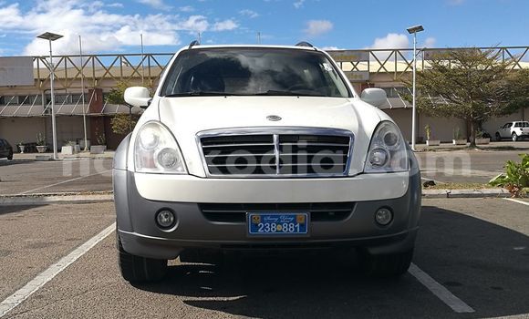 Acheter Occasion Voiture SsangYong Rexton Blanc à Antananarivo, Analamanga Acheter Occasion Voiture SsangYong Rexton Blanc à Antananarivo, Analamanga