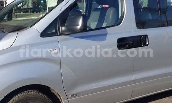 Acheter Occasion Voiture Hyundai Grand Starex Gris à Antananarivo, Analamanga Acheter Occasion Voiture Hyundai Grand Starex Gris à Antananarivo, Analamanga