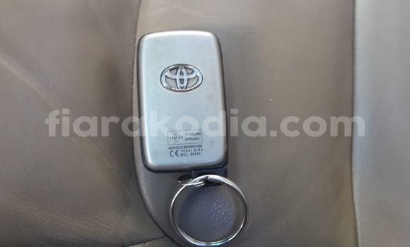 Acheter Occasion Voiture Toyota Land Cruiser Vert à Antananarivo, Analamanga Acheter Occasion Voiture Toyota Land Cruiser Vert à Antananarivo, Analamanga