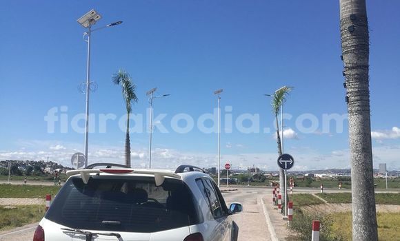 Acheter Occasion Voiture SsangYong Rexton Blanc à Antananarivo, Analamanga Acheter Occasion Voiture SsangYong Rexton Blanc à Antananarivo, Analamanga