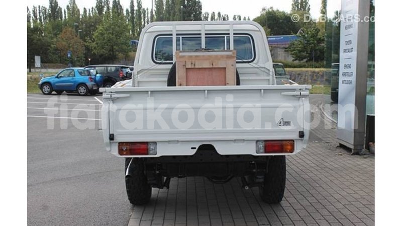 Big with watermark toyota land cruiser diana import dubai 5785