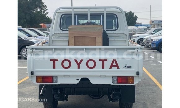Buy Import Toyota Land Cruiser White Car in Import - Dubai in Diana Buy Import Toyota Land Cruiser White Car in Import - Dubai in Diana