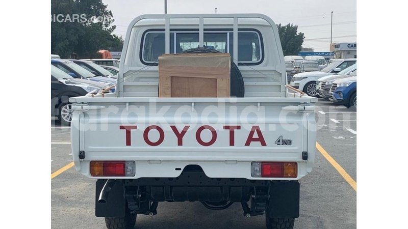 Big with watermark toyota land cruiser diana import dubai 5786