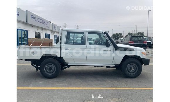 Buy Import Toyota Land Cruiser White Car in Import - Dubai in Diana Buy Import Toyota Land Cruiser White Car in Import - Dubai in Diana