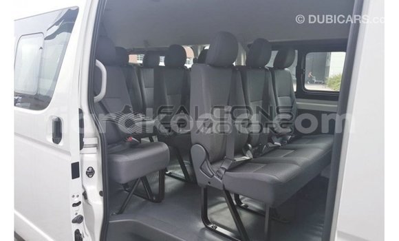 Acheter Import Voiture Toyota Hiace Blanc à Import - Dubai, Diana Acheter Import Voiture Toyota Hiace Blanc à Import - Dubai, Diana