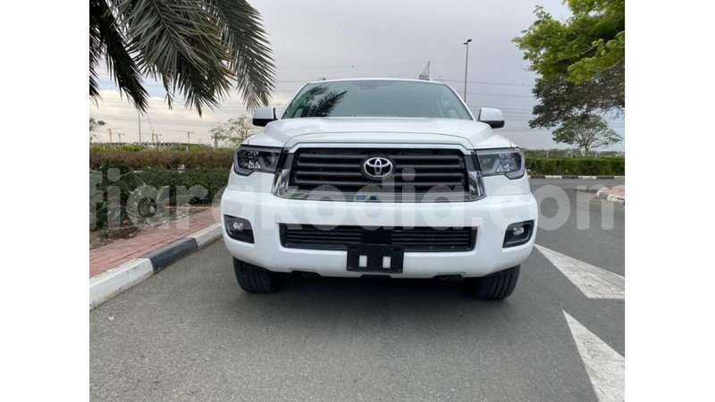 Big with watermark toyota sequoia diana import dubai 5798