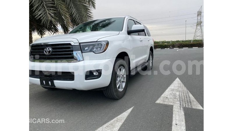 Big with watermark toyota sequoia diana import dubai 5798